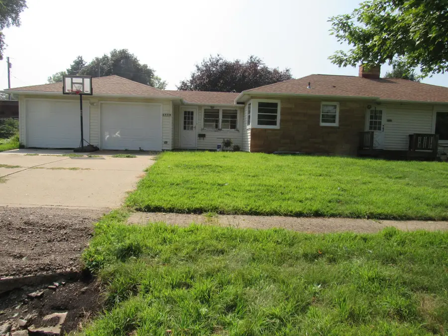 406 S Linton Street, Blue Earth, MN 56013 - #3