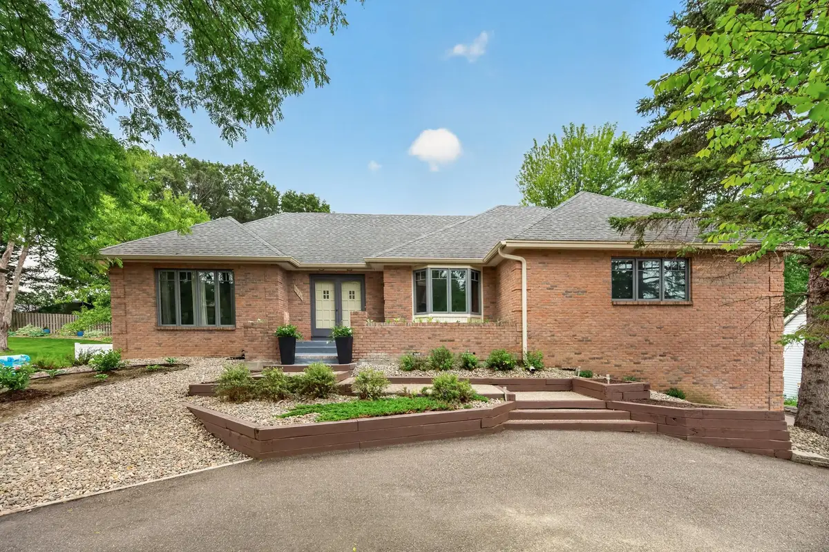 1528 Briarknoll Drive, Arden Hills, MN 55112 - #1
