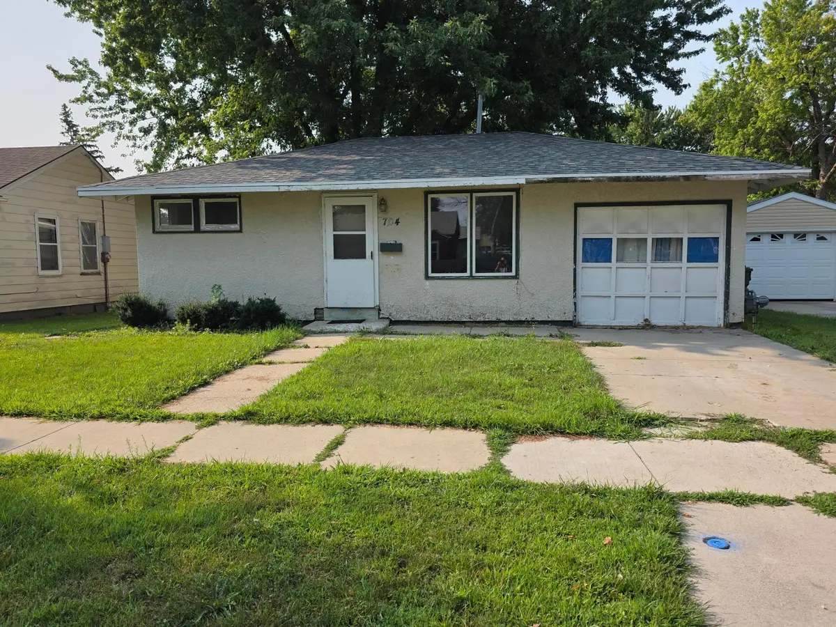 704 Dover Street, Worthington, MN 56187 - #1