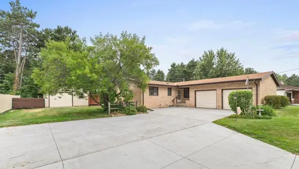 345 Sunset Lane N, Cambridge, MN 55008