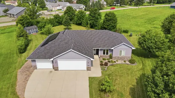 1572 Gray Fox Drive Ne, Owatonna, MN 55060