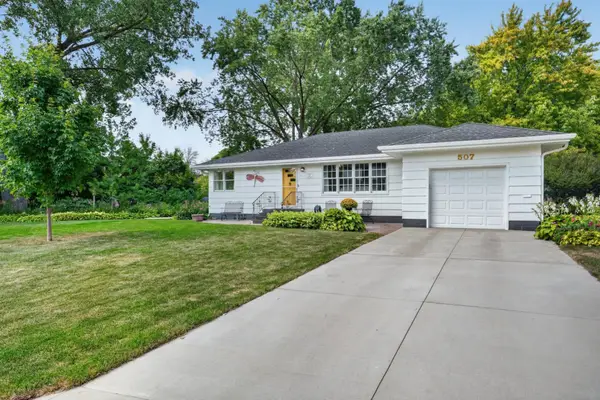 507 N Maple Street, Chaska, MN 55318