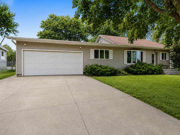 127 Higbie Avenue E, Minnesota Lake, MN 56068