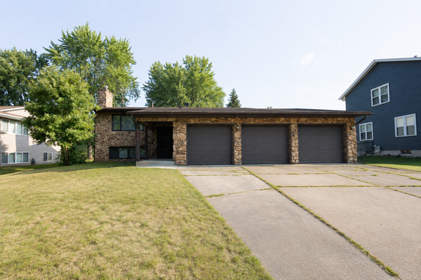 7797 Woodpark Boulevard, Woodbury, MN 55125