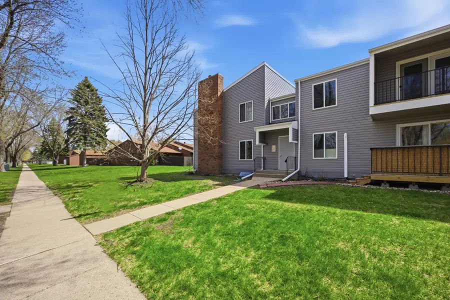 2440 15 Street S #Unit B104, Fargo, ND 58103 - #3