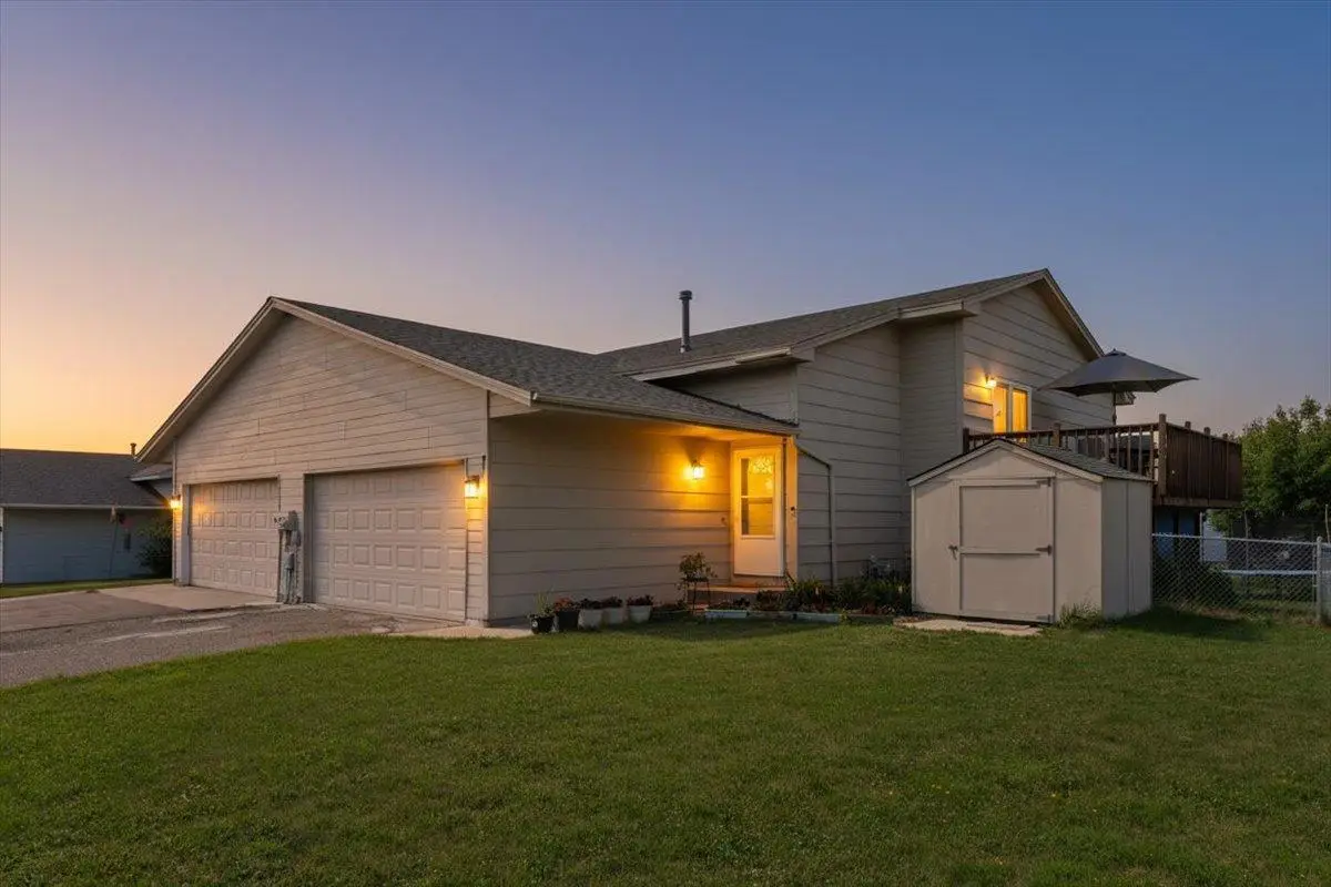7194 Upper 17th Street N, Oakdale, MN 55128 - #1