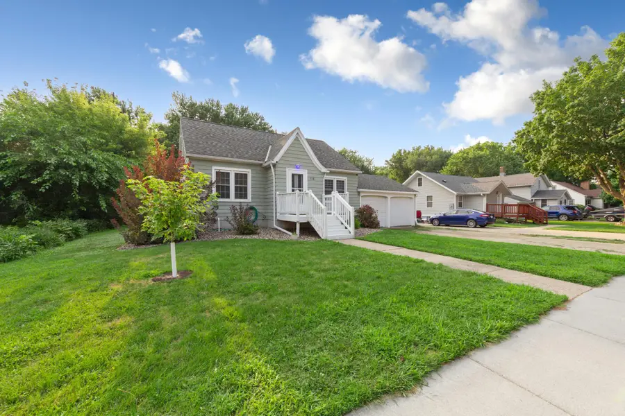 718 5th Street Se, Waseca, MN 56093 - #3
