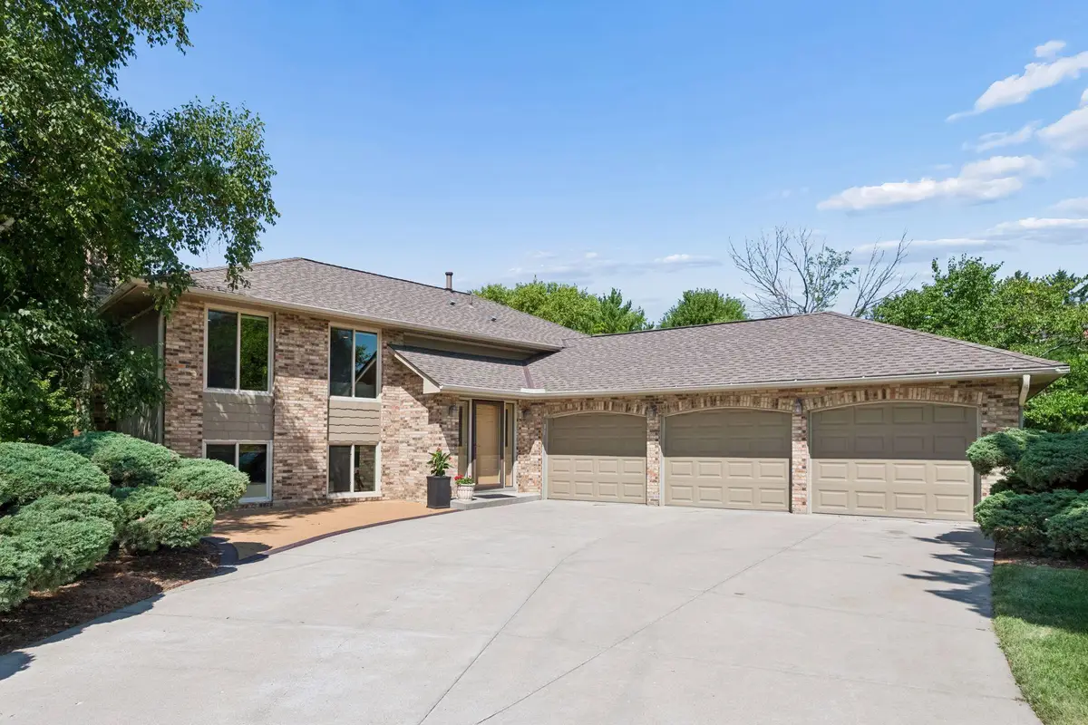 7011 Eagle Ridge, Eden Prairie, MN 55346 - #1