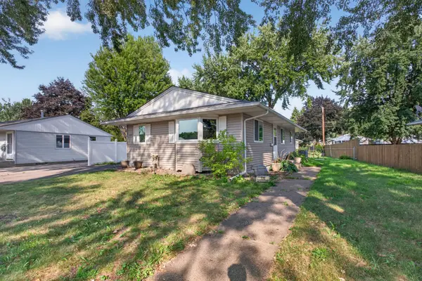 726 22nd Avenue N, South Saint Paul, MN 55075