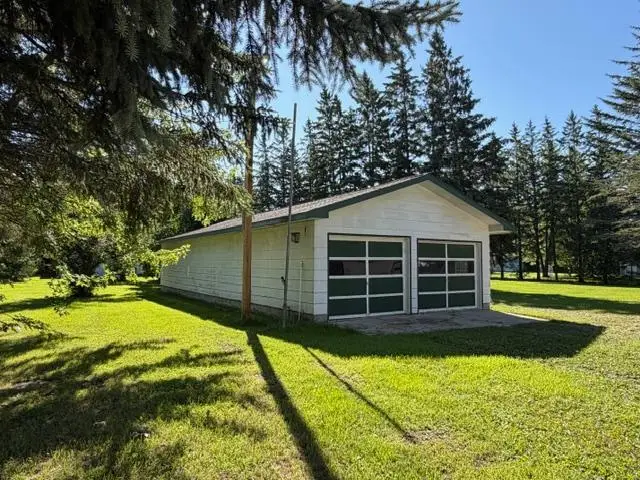 606 9th Avenue Se, Roseau, MN 56751 - #2