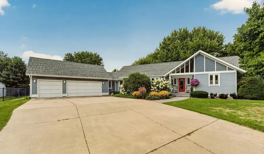 425 Lally Court, Zumbrota, MN 55992 - #3