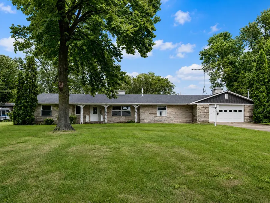 233 2nd Street Se, Madelia, MN 56062 - #2