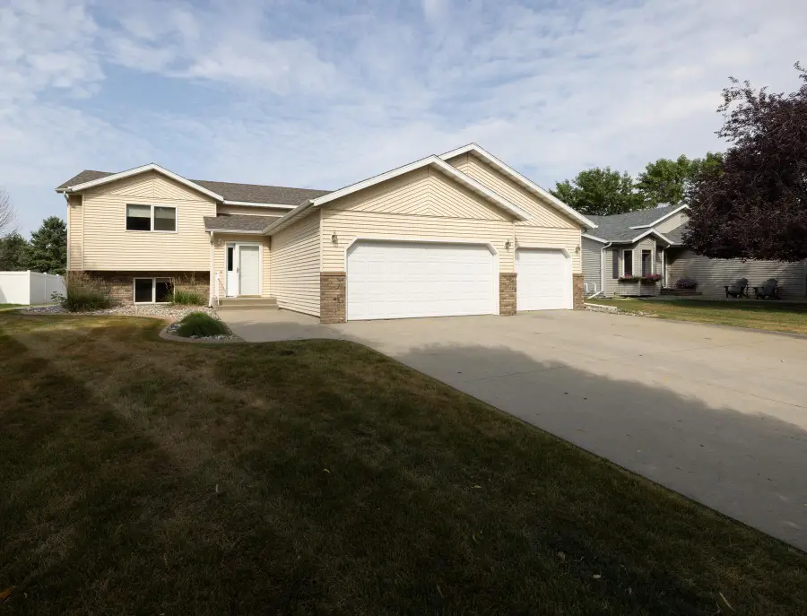 3609 Westmoor Boulevard, Moorhead, MN 56560 - #2