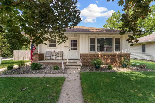 704 E School Street, Owatonna, MN 55060