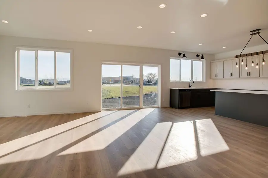 7025 Selkirk Drive S, Fargo, ND 58104 - #3