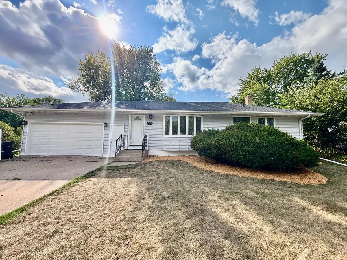 2021 Chambers Street, Maplewood, MN 55109 - #1