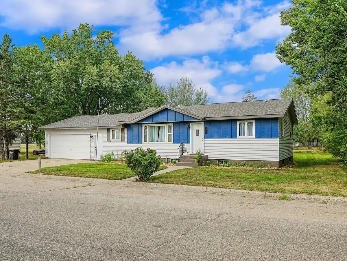 452 4th St Nw, Perham, MN 56573 - #1