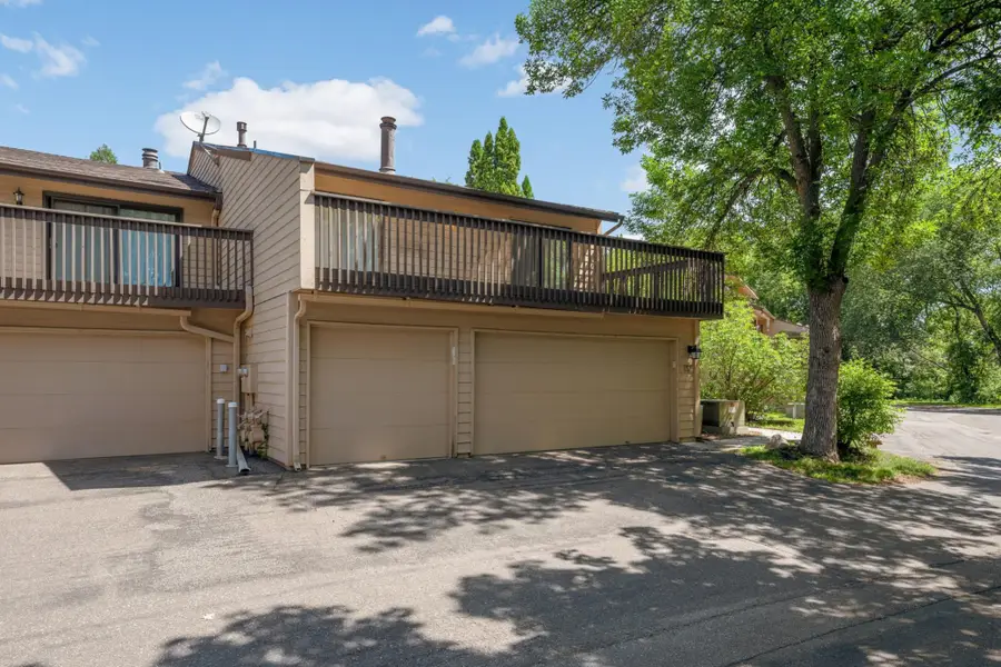 132 W Eagle Lake Drive, Maple Grove, MN 55369 - #2
