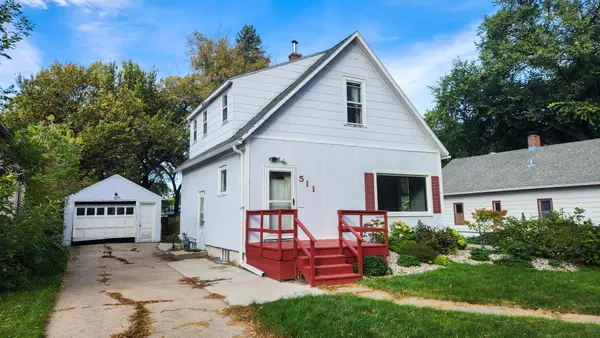 511 11th Street N, Moorhead, MN 56560