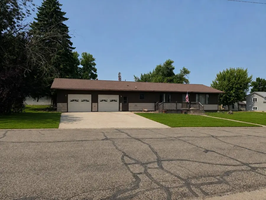 121 & 407 4th & 2nd Street Avenue, Milnor, ND 58060 - #2