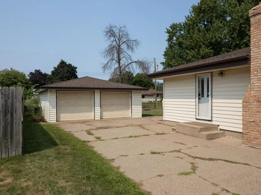 6231 Quail Avenue N, Brooklyn Center, MN 55429 - #3