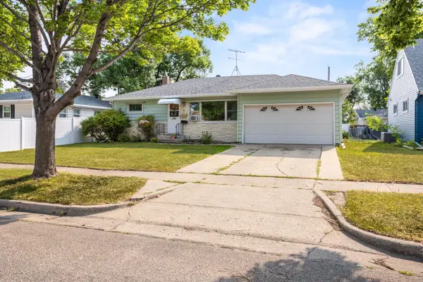 1236 15 1/2 Street N, Moorhead, MN 56560