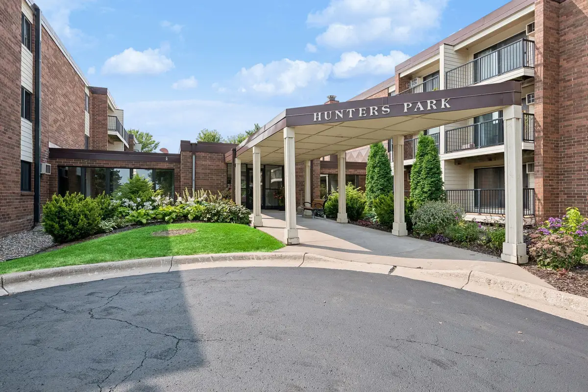 4 Pine Tree Drive #215, Arden Hills, MN 55112 - #1