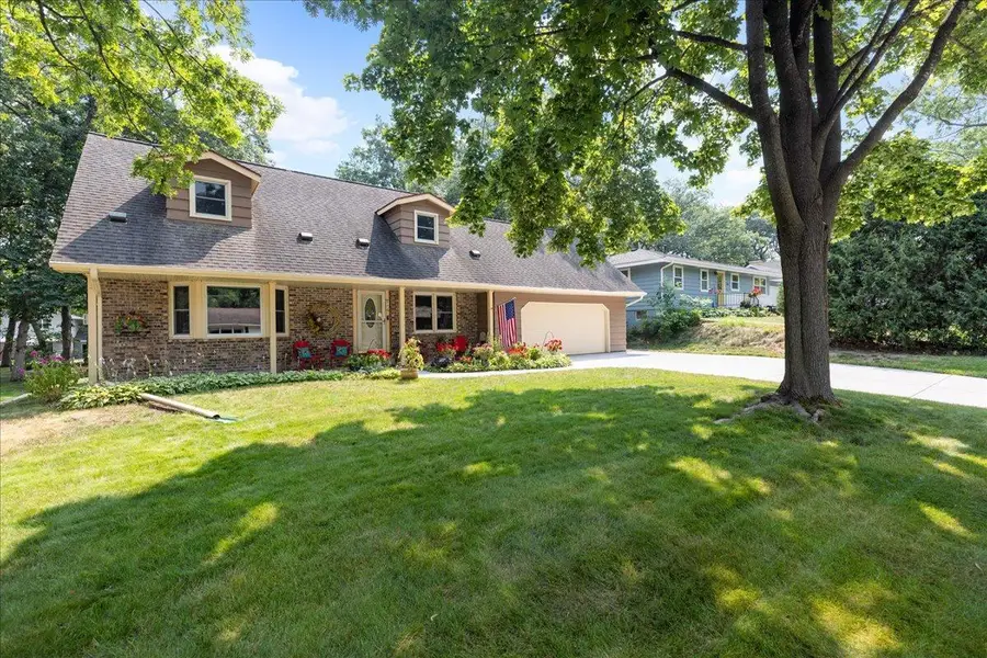 944 11th Avenue Se, Forest Lake, MN 55025 - #2