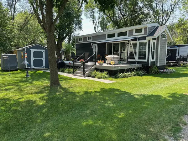 32741 N Lakes Trail #14D, Lindstrom, MN 55045