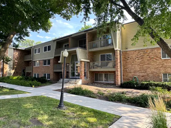 7414 W 22nd Street #306, Saint Louis Park, MN 55426