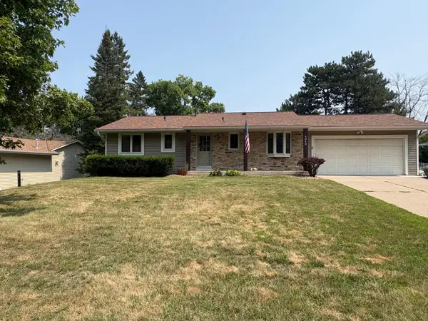 4040 Nathan Lane N, Plymouth, MN 55441