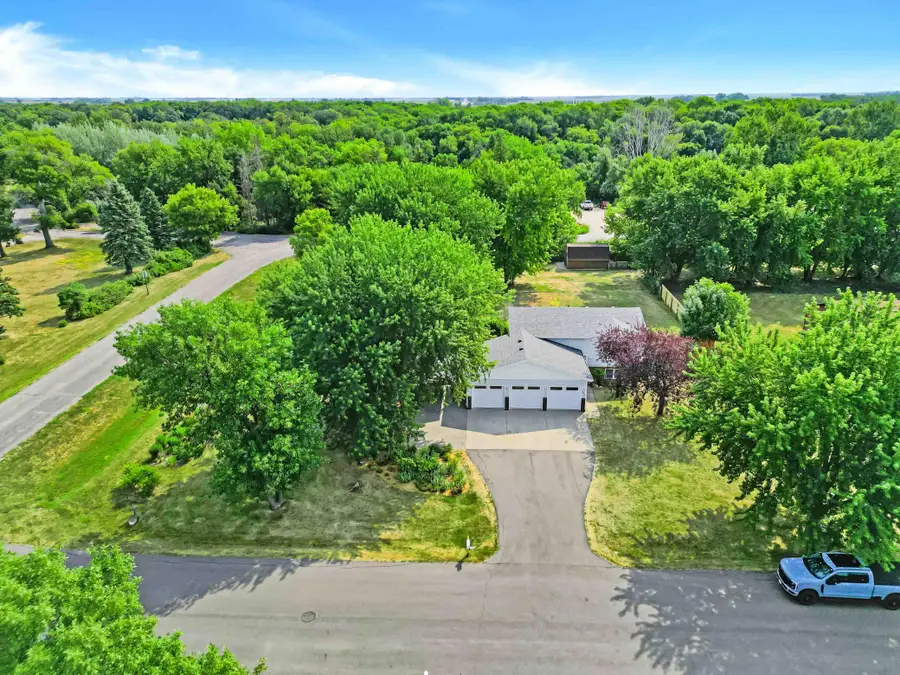 902 76th Avenue S, Fargo, ND 58104 - #3