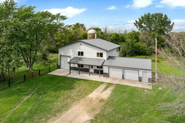 57414 205th Street, Austin, MN 55912