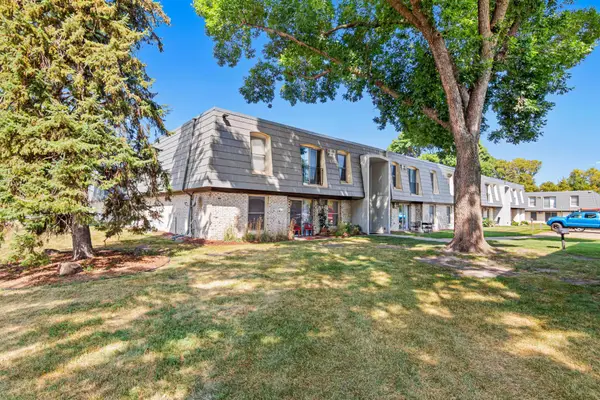 814 9th Avenue S #4, Hopkins, MN 55343