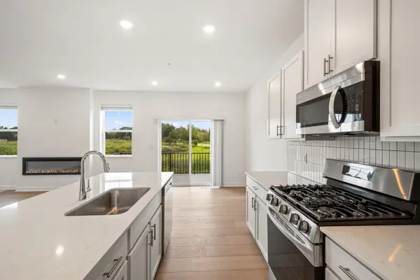 225 Huntington Drive, Waconia, MN 55387