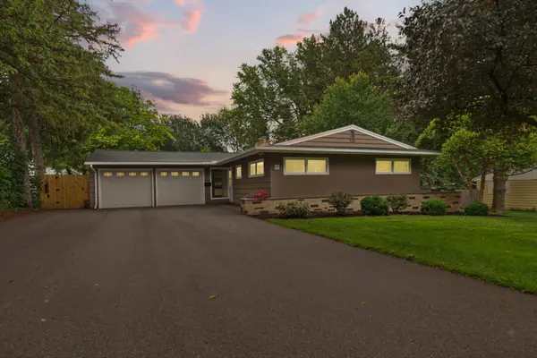 17 9th Avenue Se, Faribault, MN 55021
