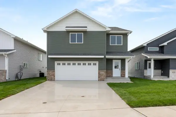 2611 38 Avenue S, Moorhead, MN 56560