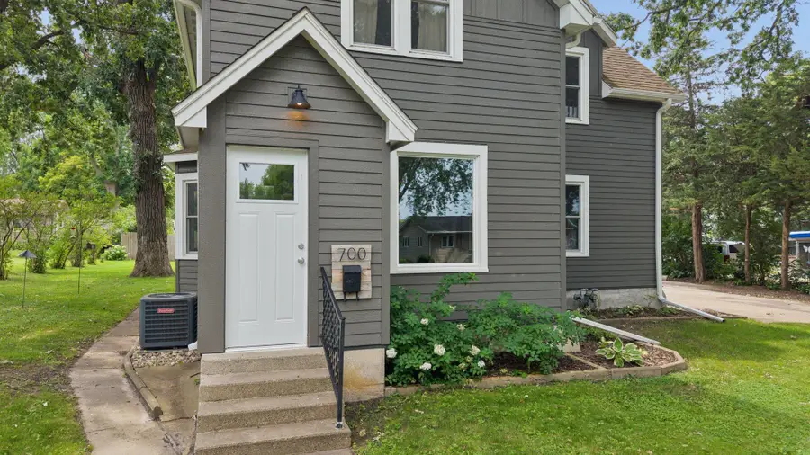 700 2nd Avenue Sw, Hutchinson, MN 55350 - #2