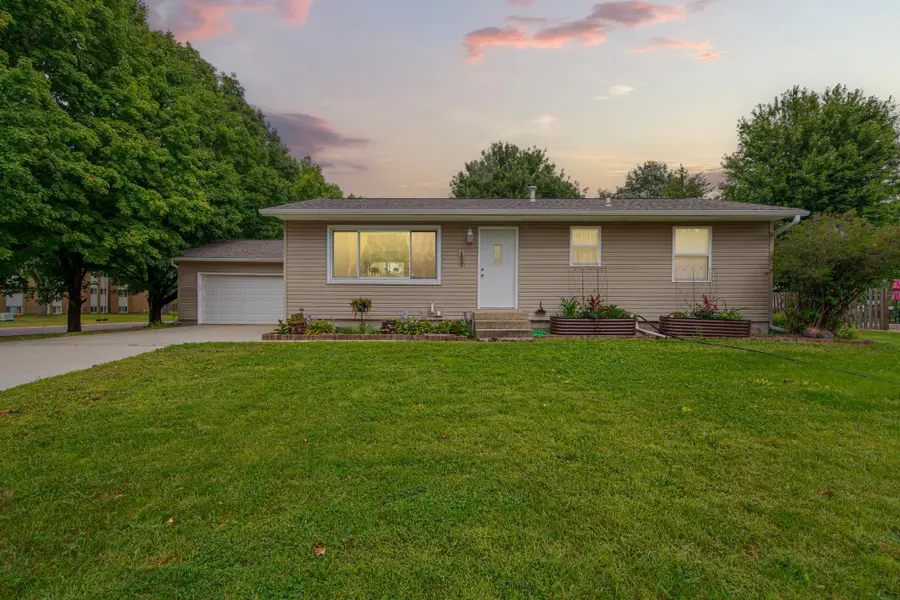 124 13th Avenue Nw, Waseca, MN 56093 - #3