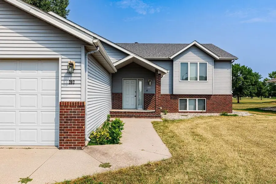 202 Fairway Drive, Casselton, ND 58012 - #2