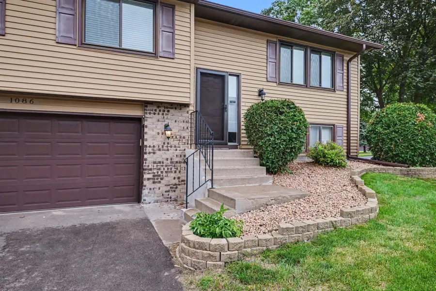 1086 122nd Avenue Ne, Blaine, MN 55434 - #2