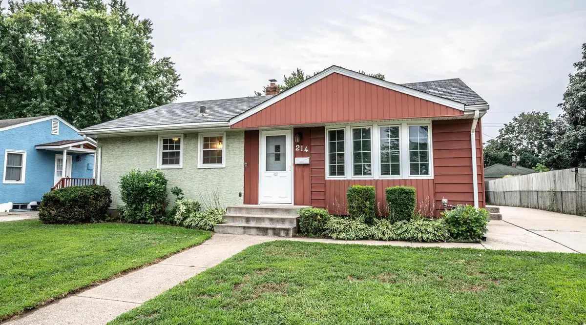 214 Poplar Street E, South Saint Paul, MN 55075 - #1