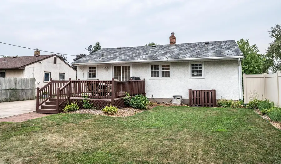 214 Poplar Street E, South Saint Paul, MN 55075 - #2