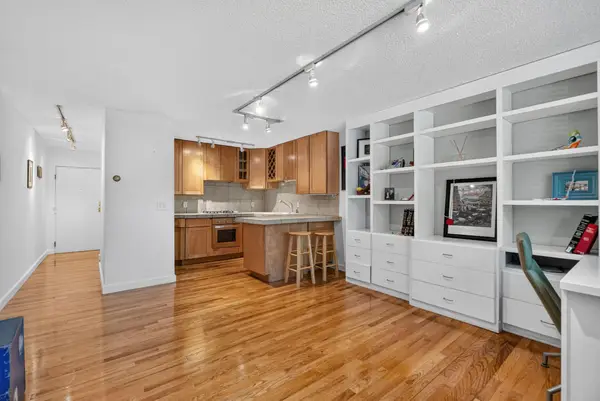 1912 Dupont Avenue S #105, Minneapolis, MN 55403
