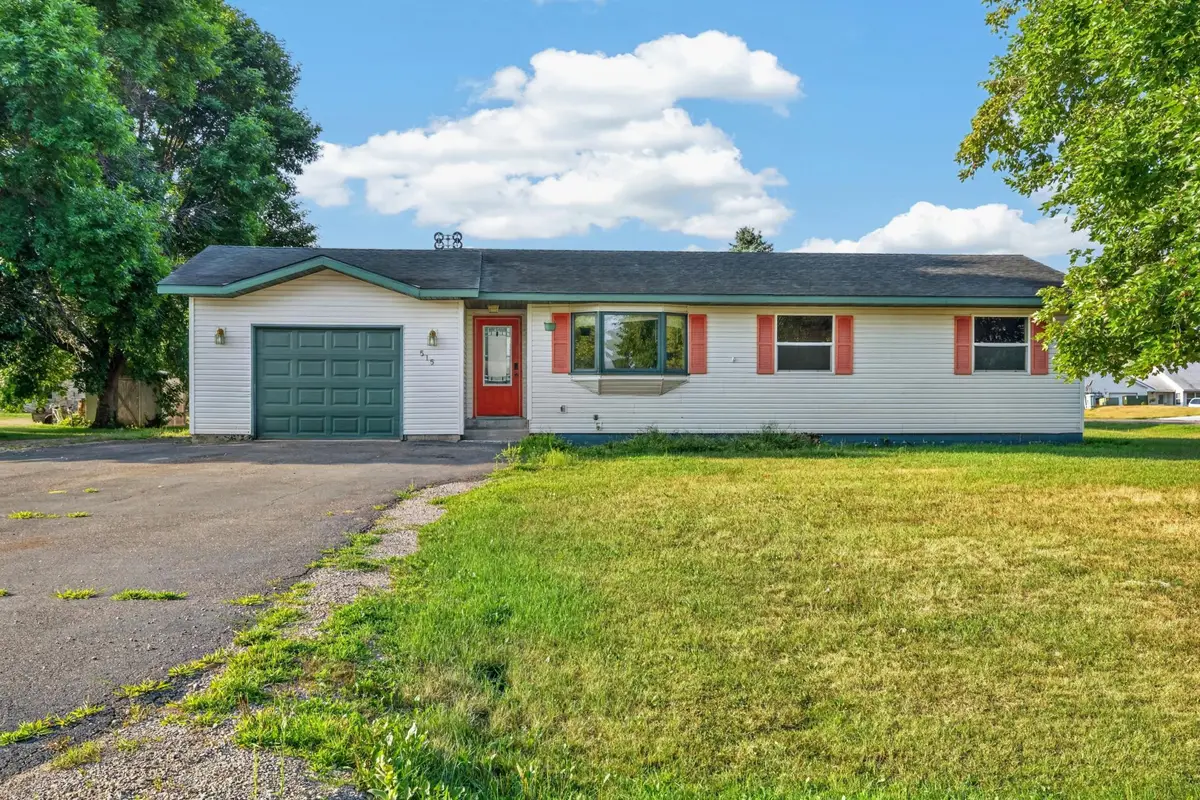 515 SW 9th Street Sw, Braham, MN 55006 - #1
