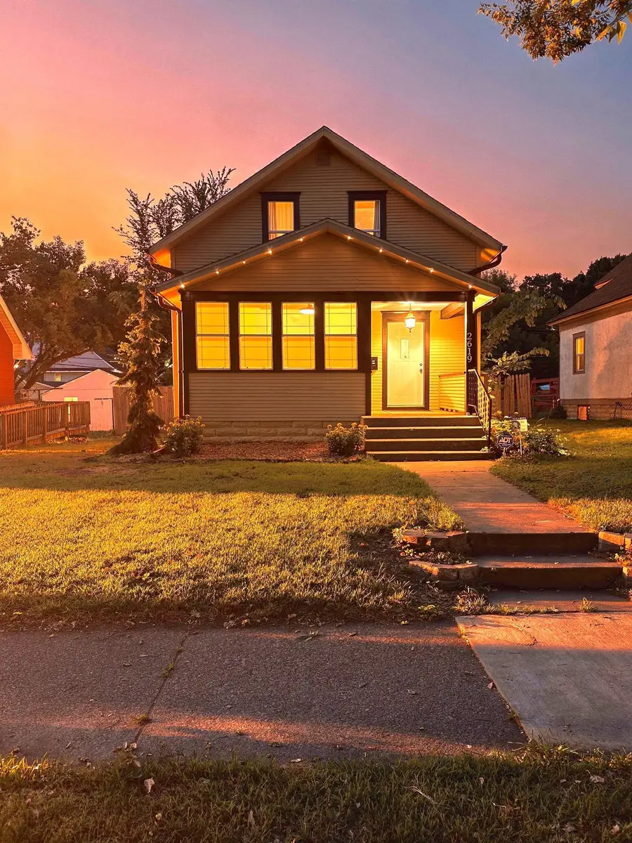 2619 James Avenue N, Minneapolis, MN 55411 - #2