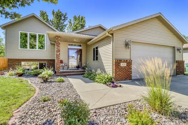 839 16th Avenue W, West Fargo, ND 58078