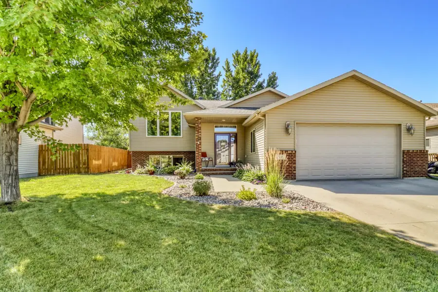 839 16th Avenue W, West Fargo, ND 58078 - #3