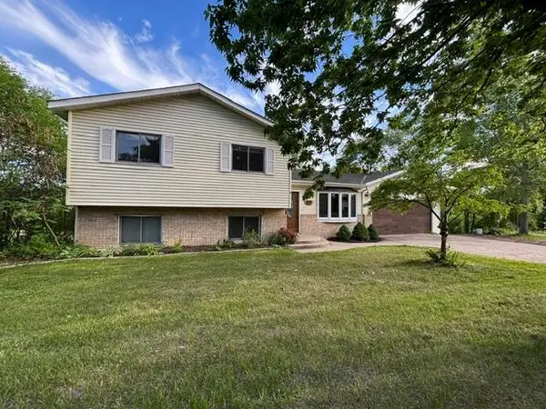 1837 8th Street Nw, Elk River, MN 55330