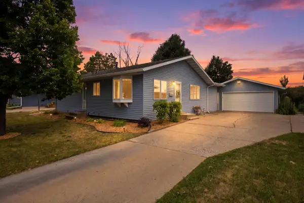 519 Appletree Lane, Moorhead, MN 56560